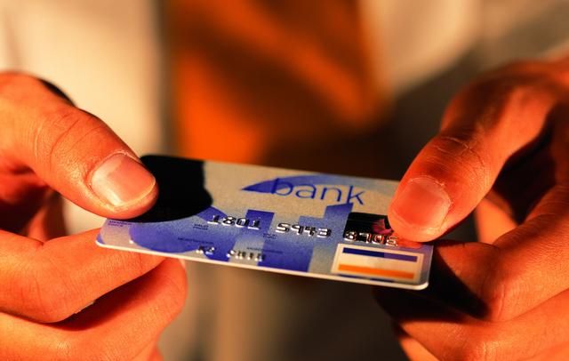 去银行存定期，存单、存折与银行卡，选择哪个更合适？