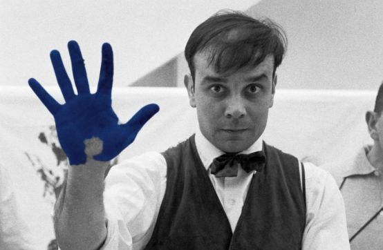 你说的蓝是什么蓝？凭一种颜色成为20世纪后半叶最牛艺术家，大概只有他了