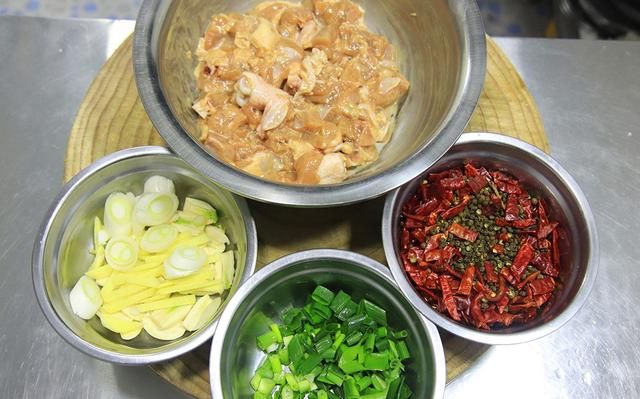 四川最出名的8道经典名菜，麻辣鲜香，色味俱全，一桌丰盛的家宴